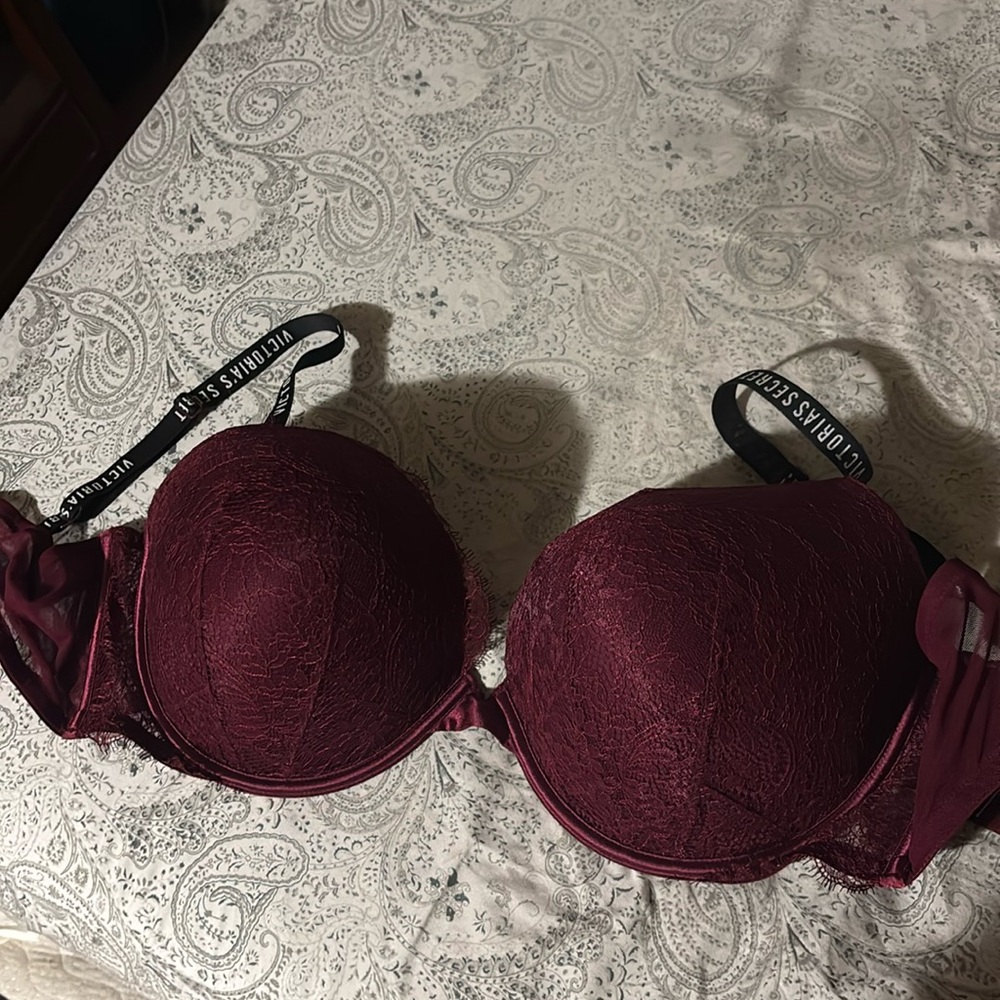 40DD maroon bra Victoria secret